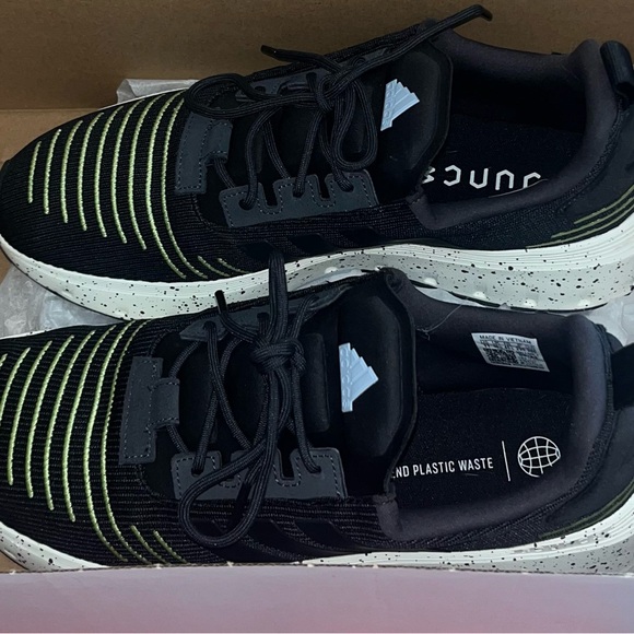 NWOT. MEN'S ADIDAS SWIFT RUN 23 SNEAKERS. SIZE 11. - Picture 3 of 8